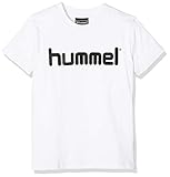 Hummel steht für skandinavische Sportbekleidung in hoher Qualität und zeichnet sich durch sportliche, geradlinige Designs in extravanten Looks mit kräftigen Farbkombinationen aus
