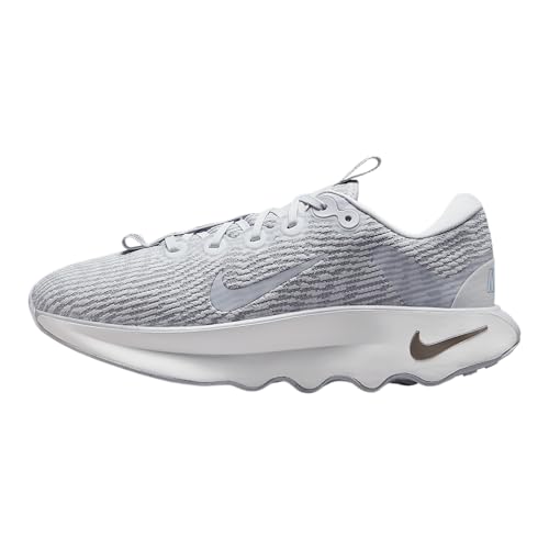 Nike Women's Motiva Sneaker, Photon Dust/Photon Dust/Light Smoke Grey, 10