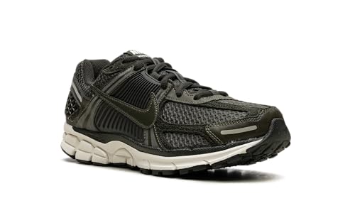 Image of Nike Women's Zoom Vomero 5 Running Shoes