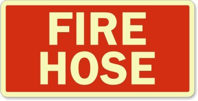Panneau Fire Hose adhésif idéal pour sécuriser vos couloirs et entrepôts