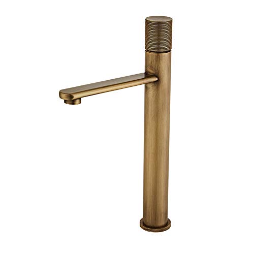 Mitigeur de lavabo grand format eau chaude et froide pour créer une salle de bains rétro