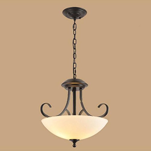 Lustre créatif GZ Décoration pour illuminer une table sombre de restaurant