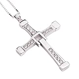INSPIRATION RAPIDE ET FURIANTE – Fidèlement recréé à partir du collier croix emblématique porté par Vin Diesel dans le rôle de Dominic Toretto. Un incontournable for les fans et collectionneurs de la franchise.
