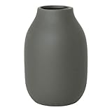 lyngby bk naestved bk Schlichten Schönheit blomus -COLORA- Vase S aus Steingut, Agave Green, hergestellt in hochwertiger Handarbeit, elegante & dekorative Tischvase, flächenschonend (H / B / T: 15 x 10,5 x 10,5 cm, Agave Green, 65905)