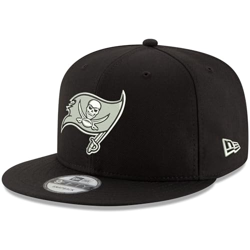 New Era NFL 9FIFTY Black/White Adjustable Snapback Hat Cap One Size Fits All (Tampa Bay Buccaneers)