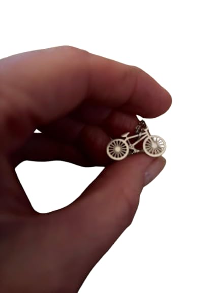 Collar de bicicleta para mujer con colgante ciclista de moda minimalista 4