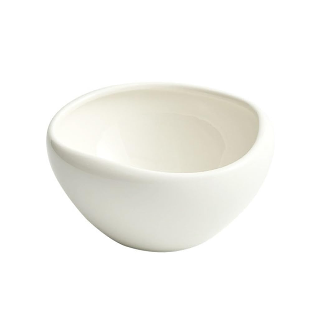 Vaisselle en porcelaine blanche pour partager un bol de riz chaud en famille