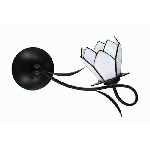 Plafonnier Tiffany White Lotus pour illuminer un salon Art Déco