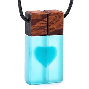 treeforce Herz Pärchen Ketten – Handgemachter Schmuck aus Holz und Epoxidharz (Resin) für Freunde und Pärchen…