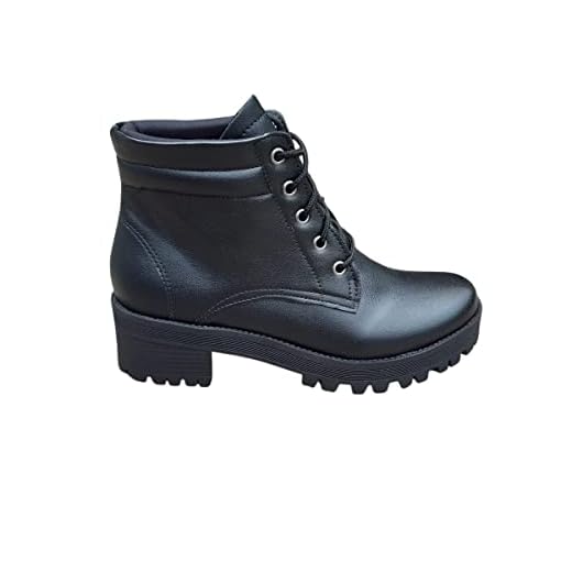Bota Feminina Coturno Botinha Preta Cano Baixo Salto Médio Tratorada Tamanho:35;Cor:Preto;Gênero:Feminino