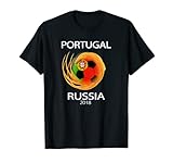 Los fanáticos y las personas que son de Portugal deben conseguirlo. Una camisa con la bandera nacional portuguesa en una pelota con un anillo de fuego Camiseta de apoyo de equipo para fútbol. A través del nombre anterior encontrarás más ropa de la competencia mundial de fútbol de Rusia 2018.