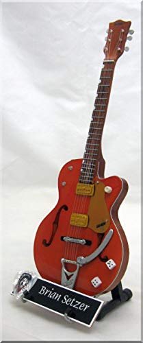 BRIAN SETZER Guitare Miniature STRAY CATS avec médiator - Les Beatles, Paul McCartney, John Lennon, RIngo Starr, George Harrison BRIAN SETZER Guitare Miniature STRAY CATS avec médiator – Image 3