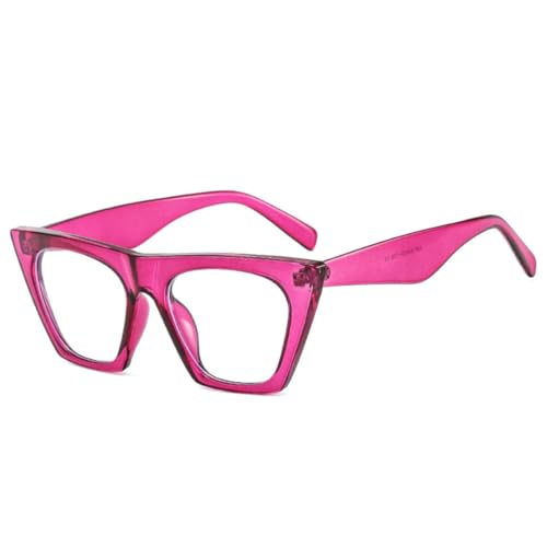 Lunettes œil de chat rose en ville et lunettes de soleil vintage en terrasse