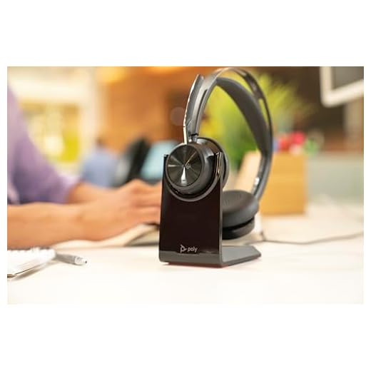 POLY Voyager Focus 2 Headset mit Ladestation
