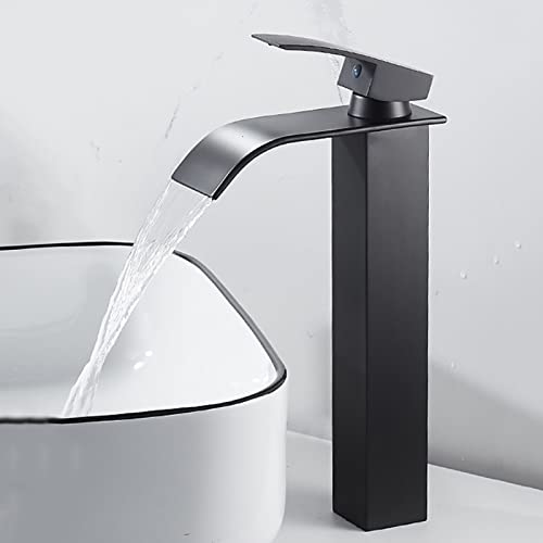 Robinet de lavabo cascade noir pour une routine matinale zen et moderne