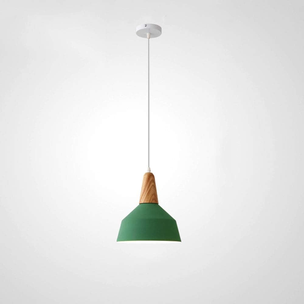 Lustre en métal pour moderniser l'éclairage sombre d'un bar ou d'un restaurant chic
