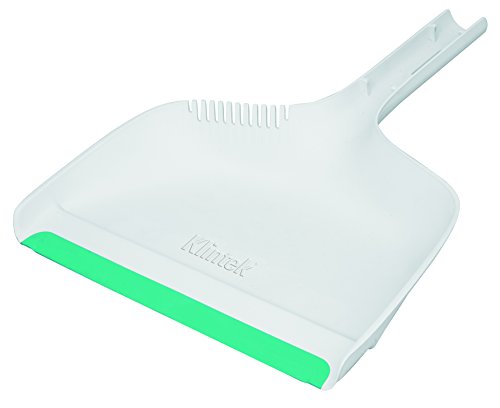 Plastic dustpan