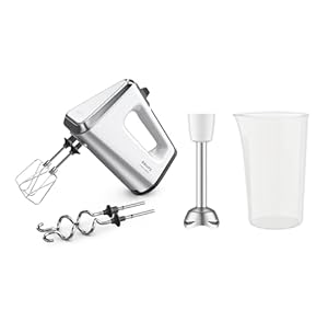 Krups 3 Mix 9000 Handmixer, 750 Watt, Geschwindigkeitsregler, Turbomodus, ergonomischer Griff, Handrührgerät inkl. Schneebesen, Knethaken, Pürierstab-Aufsatz, Messbecher, weiß/silber, GN9121