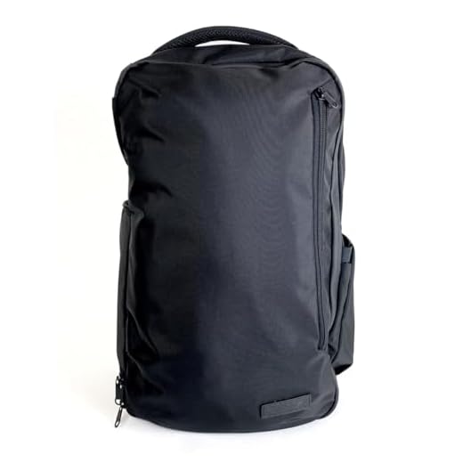What luggage do the stewardes use Flight Deck Approved Travel Backpack
