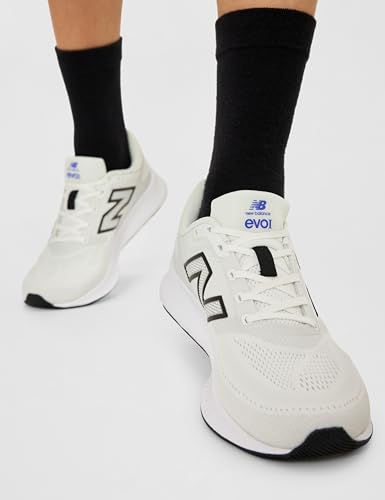 Image of New Balance Men EVOI Running Shoes