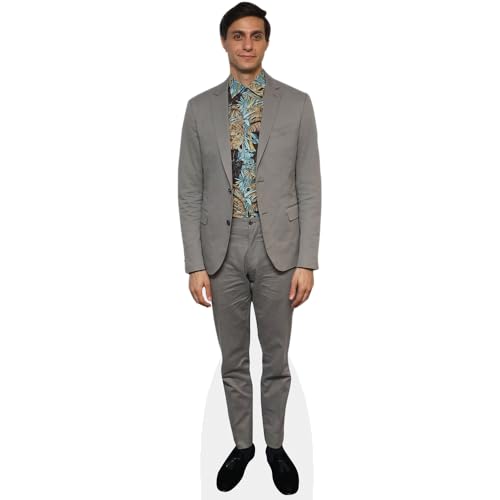 Bild: Gideon Glick (Grey Suit) Pappaufsteller mini f�r 24,97 EUR bei amazon.de