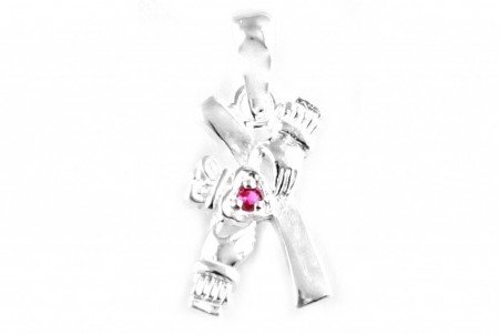 Pendentif Claddagh irlandais en argent et rubis oxyde de zirconium pour un style celtique unique