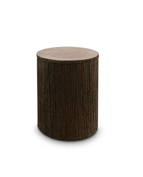 Petite urne funéraire en céramique pour un hommage doux et digne