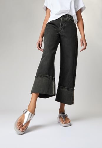 Image of FitFlop Lulu Leather Toe Post Sandals