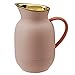 Produktbild Stelton Isolierkanne Amphora - Kaffeekanne, Thermoskanne, Thermosflasche - 1-Liter-Kunststoffkanne mit Thermo-Glaseinsatz - Zubehör für Haushalt, Küche, Esszimmer - Mattes Finish, Soft Peach