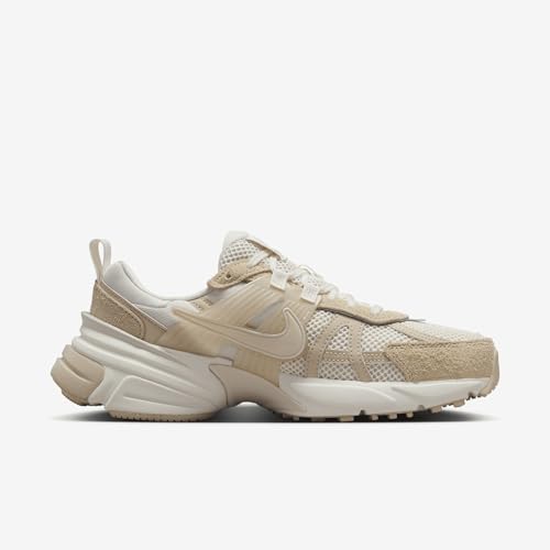 Nike V2K Run Women's Shoes (HV3917-133, Sail/Sanddrift/Phantom/Sail)3