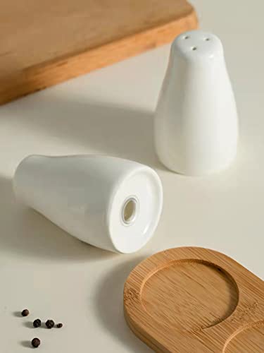 Salt And Pepper Shakers Set With A Bamboo Tray Ceramic Salt Shaker White Salt And Pepper Shaker Simplicity Salt And Pepper Set #TOP3