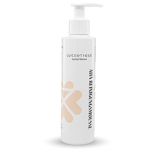 Mousse nettoyante visage AHA désincrustante pour retrouver une peau nette