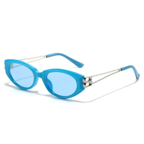 Lunettes de soleil œil de chat en terrasse : le modèle tendance pour femme active
