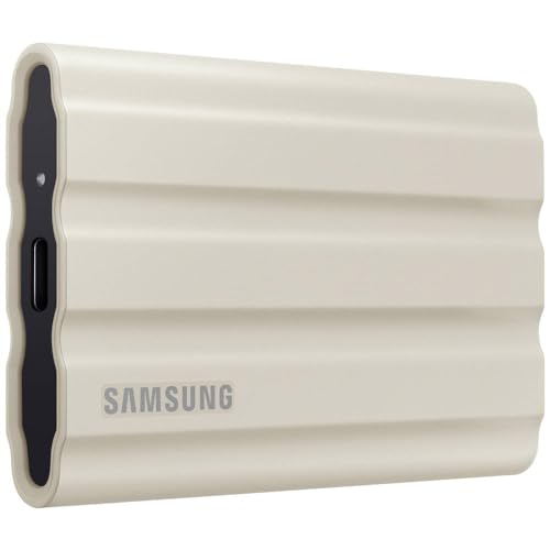 Samsung Portable SSD T7 Shield, 1 TB, USB 3.2 Gen.2, 1.050 MB/s Lesen, 1.000 MB/s Schreiben, Robuste externe Festplatte Outdoor für Mac, PC und Smartphone, Beige, MU-PE1T0K/EU