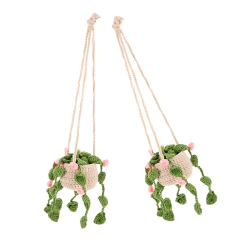 Charm pour femmes contre l'habitacle austère grâce au décor créatif auto