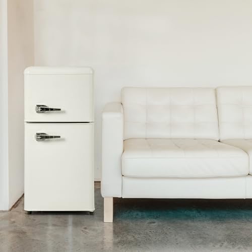 Frigorífico Retro. Combinación De Congelador. 88,8 Cm De Alto, 45,5 Cm De Ancho, Dos Puertas, 60 Litros De Capacidad Total Y 22 Litros De Congelador. 102 Kwh/Año, -27 °c ∽ 13 °c,White
