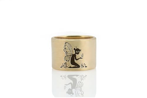 Bague fée gravée aux finitions mystiques de haute joaillerie