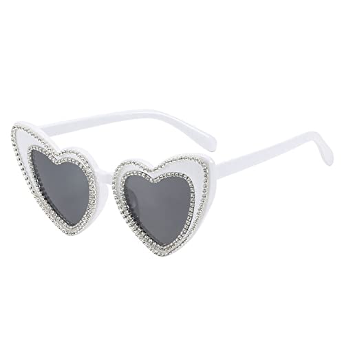 Lunettes de soleil coeur strass unique et finitions diamants pour femme élégante
