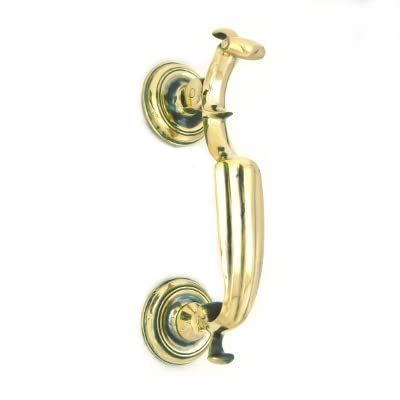 Heurtoir de porte en laiton pour remplacer une sonnette et embellir l'entrée