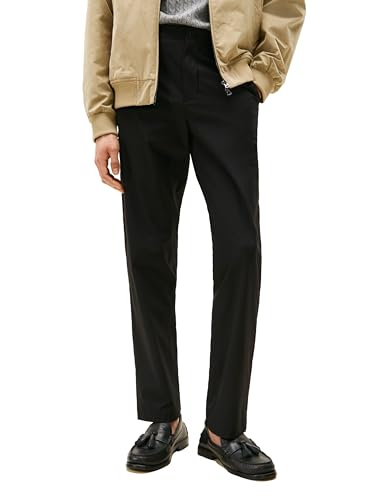 Tommy Hilfiger Men's Casual Moisture Wicking Wrinkle Resistant Stretch Performance Pants in Straight Fit
