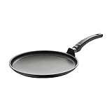 VIELFÄLTIG – Die Alu-Pfanne ist für viele Köstlichkeiten geeignet, egal ob für den Lieblingscrepe zum Kaffee, Pfannekuchen oder Pancakes und Omelett zum Frühstück.