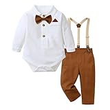Elegante set di due pezzi con salopette e papillon per occasioni formali come servizi fotografici o celebrazioni
