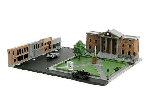 Jada Toys Back to the Future Nano-Scene Clock Tower (26.5 x 23 cm) - Detailed Diorama of the Hill Valley Courthouse including 2 Metal Model Cars, Back to The Future Fan Item from 8 Years