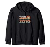 Chemise de fête d'anniversaire 14 ans. Ce t-shirt vintage Cassette 2010 est idéal pour les fêtes et les célébrations pour les hommes ou les femmes ayant 14 ans. Cadeau parfait pour un anniversaire, la Saint-Valentin, la fête des mères, la fête des pères, Thanksgiving, Noël, Noël ou tout autre anniversaire.