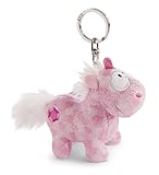 Pink Diamond hace que el mundo mágico de los unicornios de Theodor & Friends de NICI sea aún más brillante y acompañará a los fans de los unicornios de todas las edades en formato llavero de 10 cm hecho de peluche súper esponjoso de NICI. El unicornio rosa Pink Diamond hecho de peluche brillante tiene la crin y cola blancas y el cuerno rosa brillante en la frente le da un toque mágico. Lleva un lujoso bordado de diamante en la cadera que es realmente llamativo. El colgante tiene un llavero de metal resistente, ideal para las llaves o como decoración para bolsa, mochila escolar o bolso.
