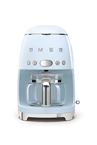 Cafetera Smeg DCF02PBEU para desayunos elegantes con diseño retro azul 5