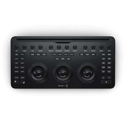 12 control knobs Blackmagic Design DaVinci Resolve Micro Color Panel with keyboard labeling in German