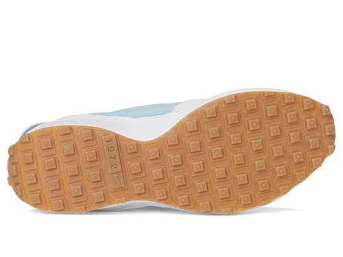 Nike Women's Waffle Debut Sneaker3