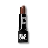 El rojo de labios mate Black Opal, te ofrece toda la hidratación nécéssaire a sus labios.