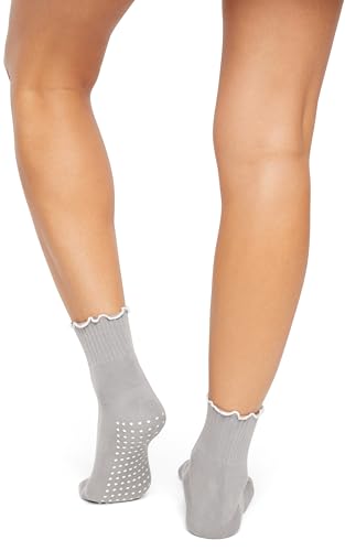 Wildfox Women's Ari Crew Scalloped Ankle Pilates Socks with Non-Slip Grip, 2-Pack4